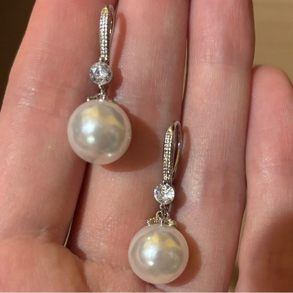 Jewelry - Elegant Silver Pearl Drop Earrings